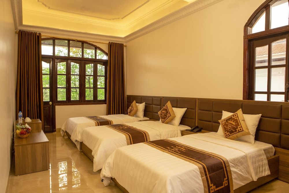Van Xuan Royal Hotel Deluxe Triple Room 2