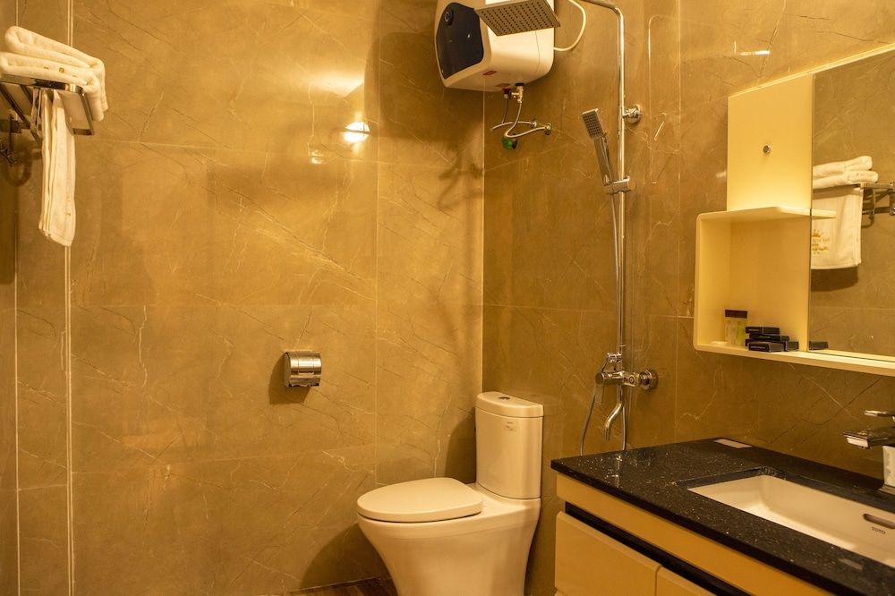 Van Xuan Royal Hotel Deluxe Twin Room 4