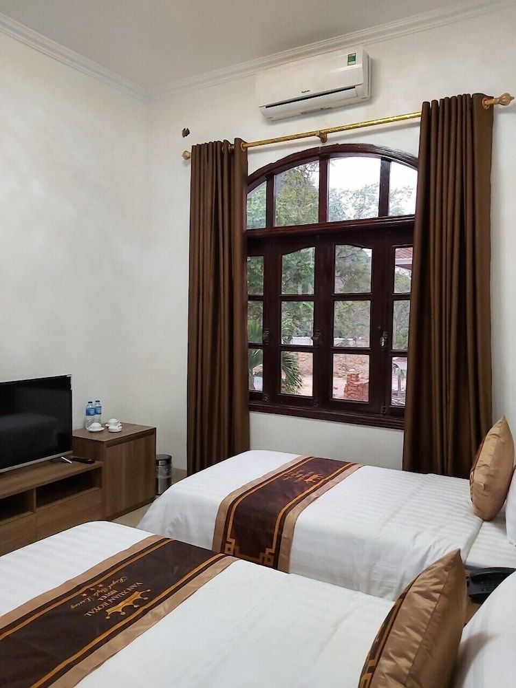 Van Xuan Royal Hotel Deluxe Twin Room 2