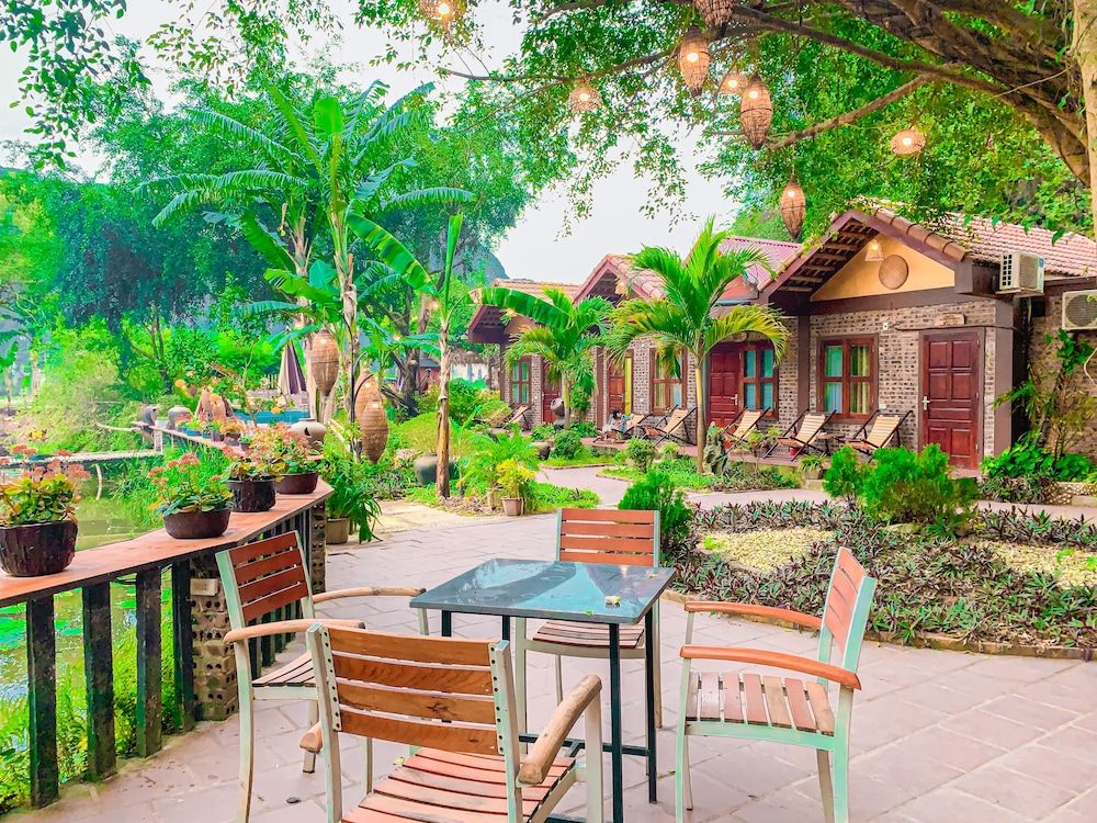 Tam Coc Central Bungalow - Hostel Bungalow Triple Room, River View 2