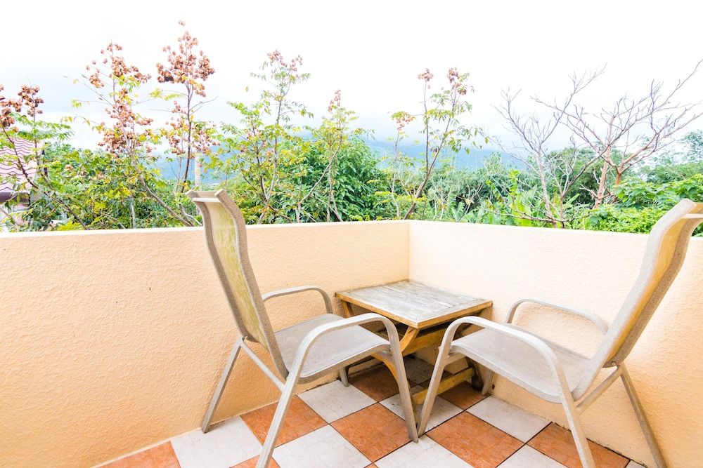 Dreamhome B&B Loft, Balcony, Mountain View 4