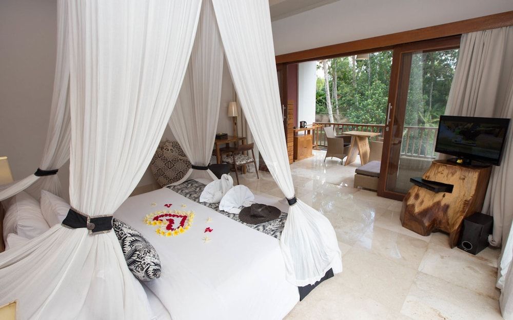 undefined KajaNe Mua 7