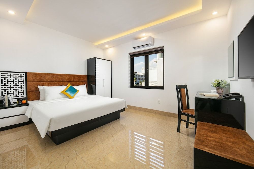 Tuan Chau Kingly Villa Ancient Double or Twin with Window Garden View 2