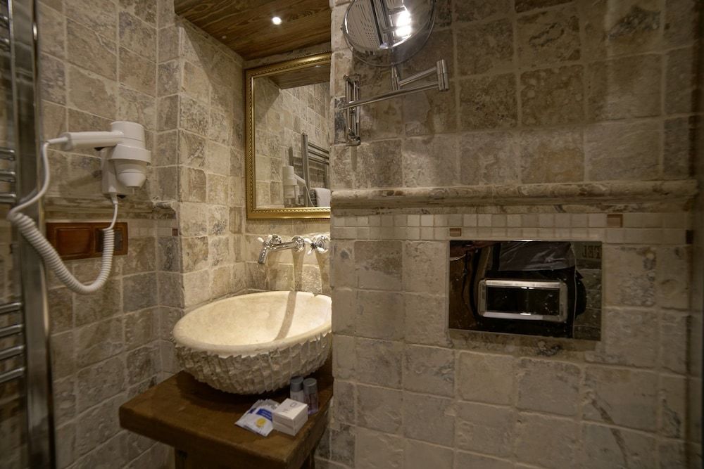 Arte Cave Hotel Twin Room 6