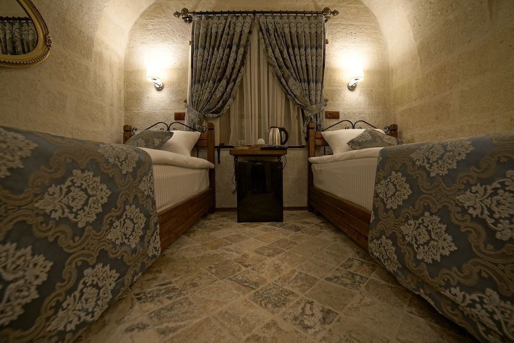 Arte Cave Hotel Twin Room 7