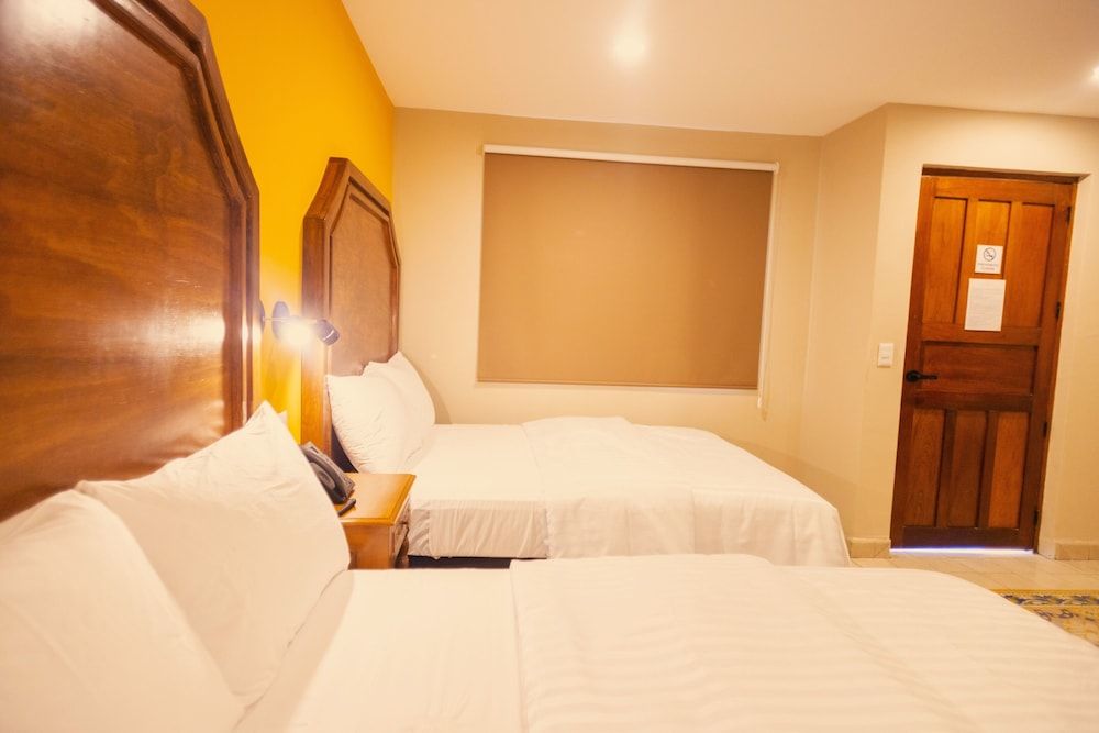 Hotel Real Toledo by Kavia Standard Triple Room 4