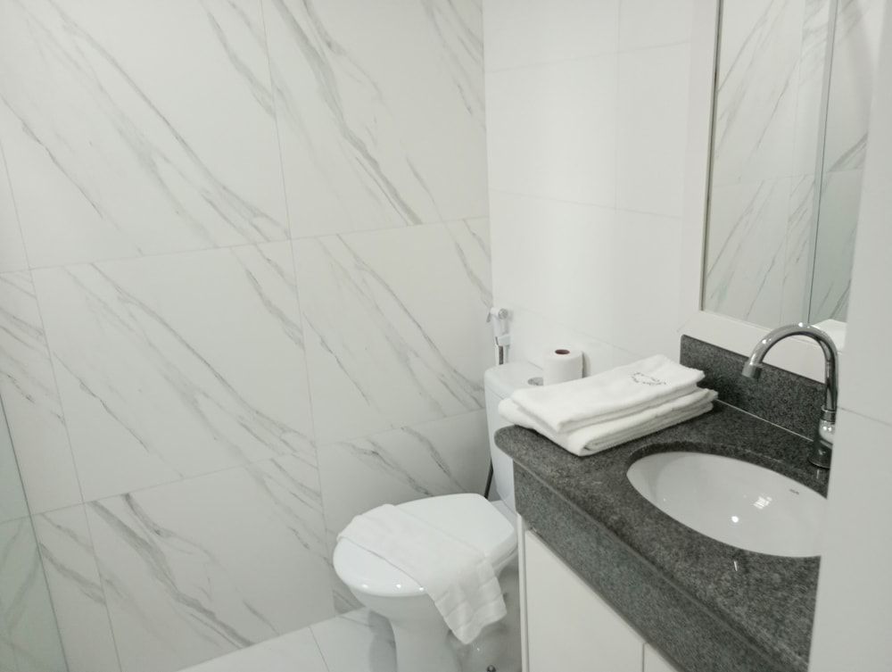 undefined Carillon Plaza Hotel 9