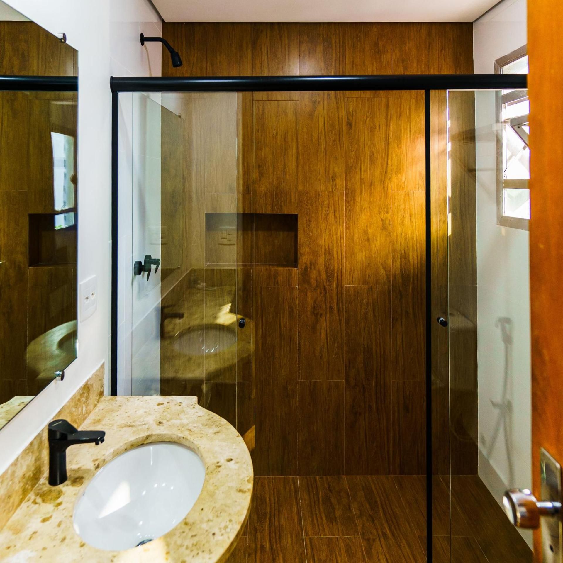 undefined Carillon Plaza Hotel 5