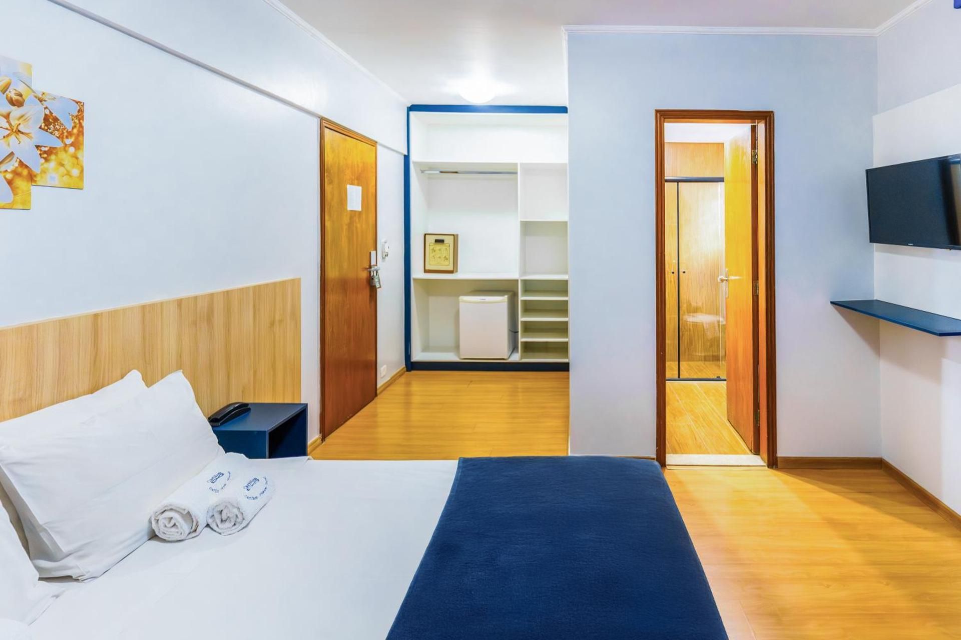 undefined Carillon Plaza Hotel 3