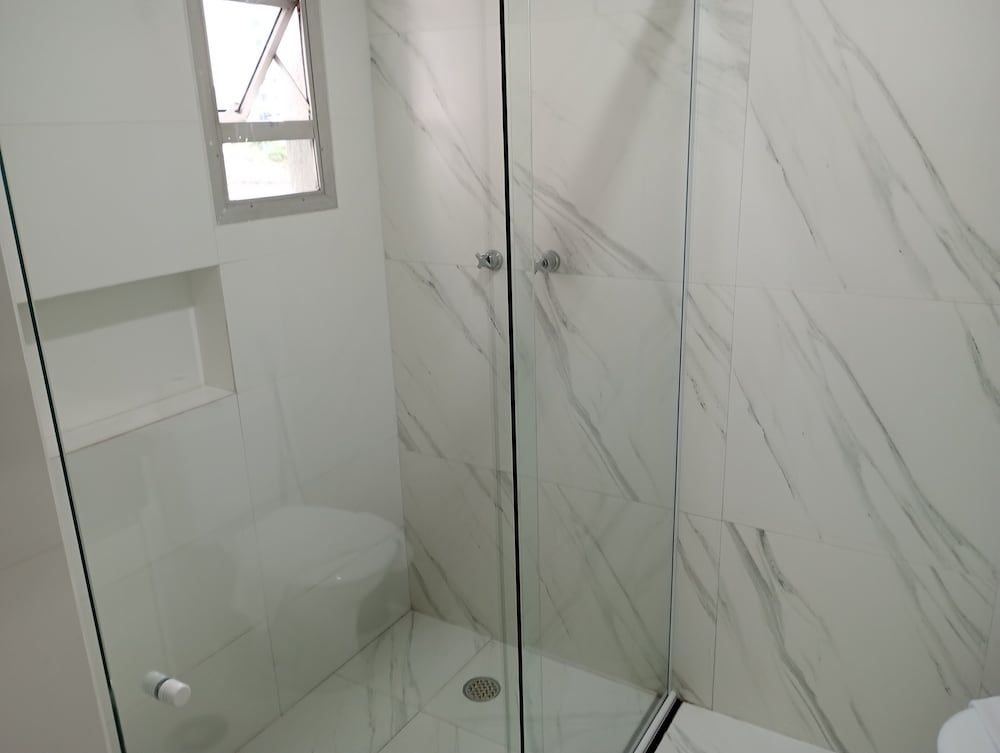 undefined Carillon Plaza Hotel 8