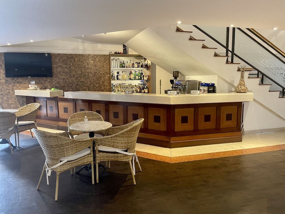 Pool Side Bar