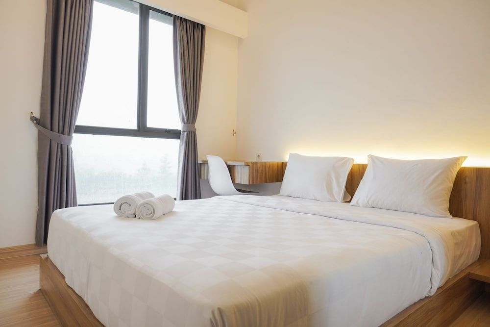 Fully Furnished With Comfortable Design 2Br Sky House Apartment Bsd