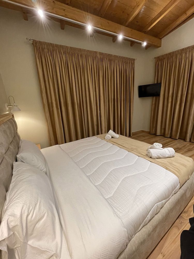 Arial Penthouse Suites