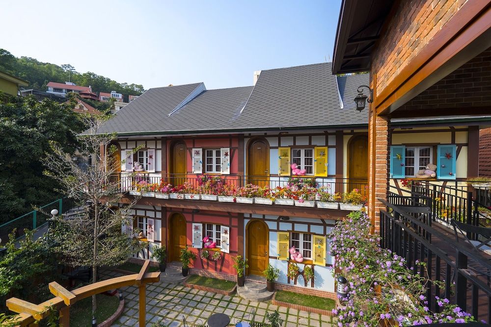 undefined Little Colmar - Homestay & Pottery Studio 8