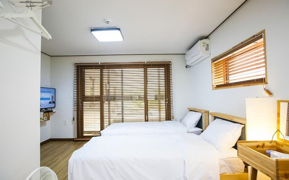 undefined Jeju Badangeobu Pension 3