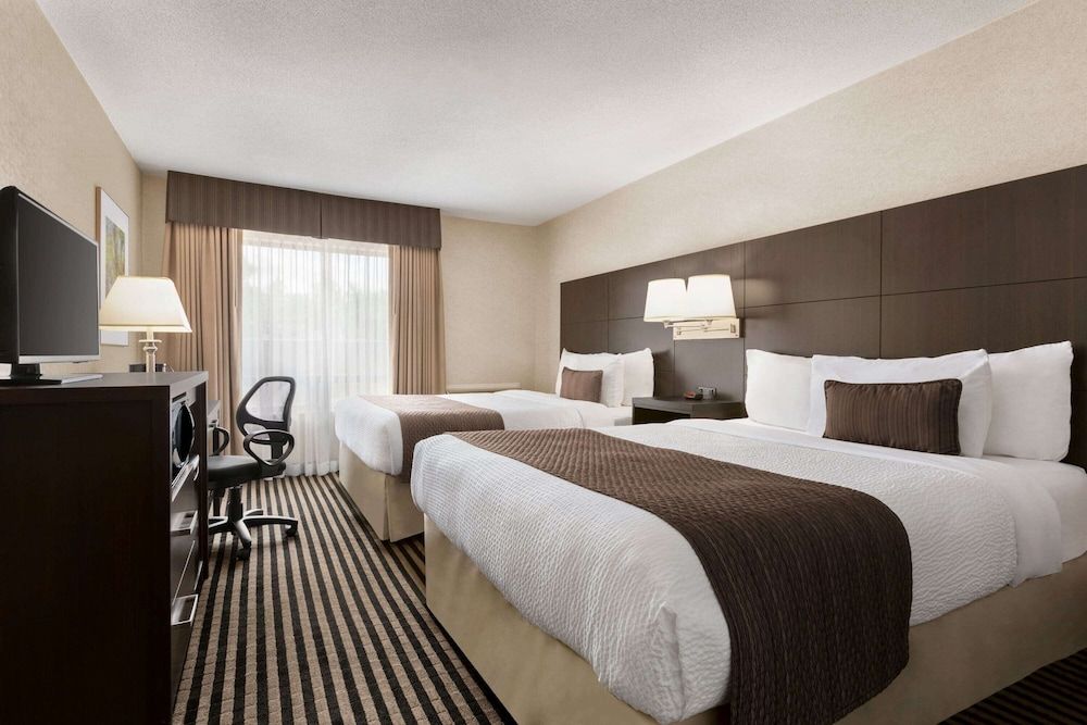 Room, 2 Queen Beds, Non Smoking