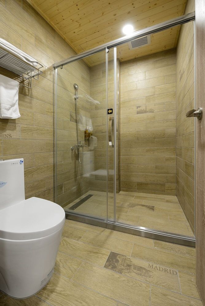 Central Alley 41 Standard Double Room 2