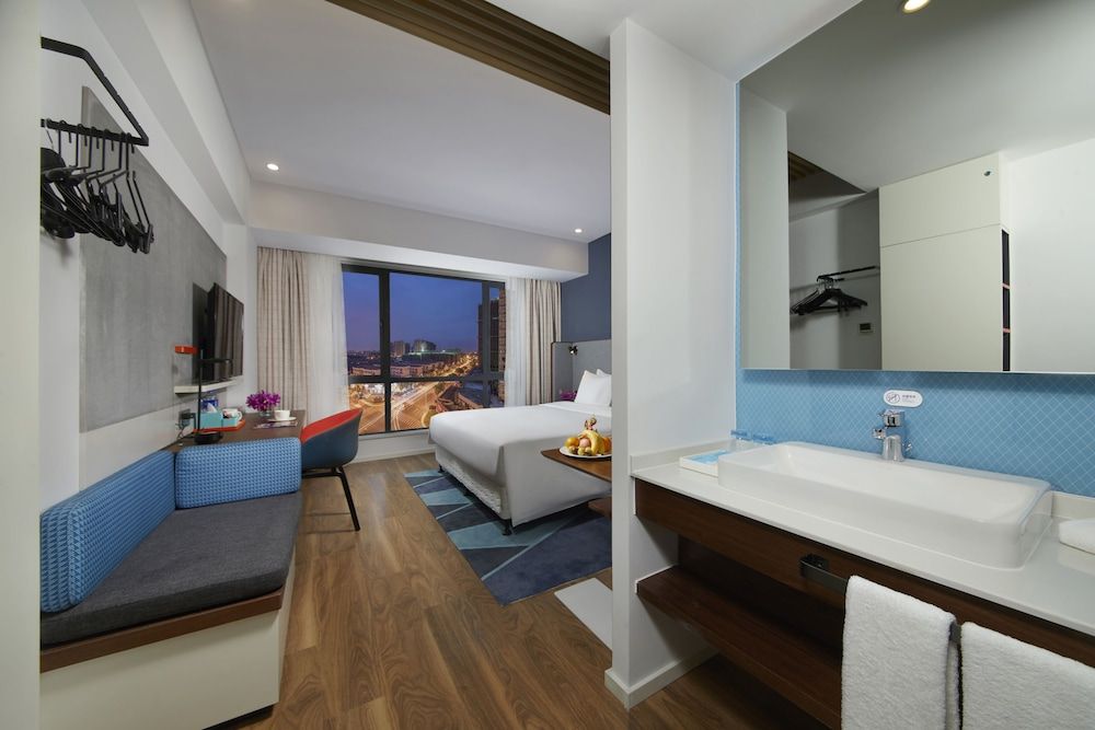 Room (Specialty)