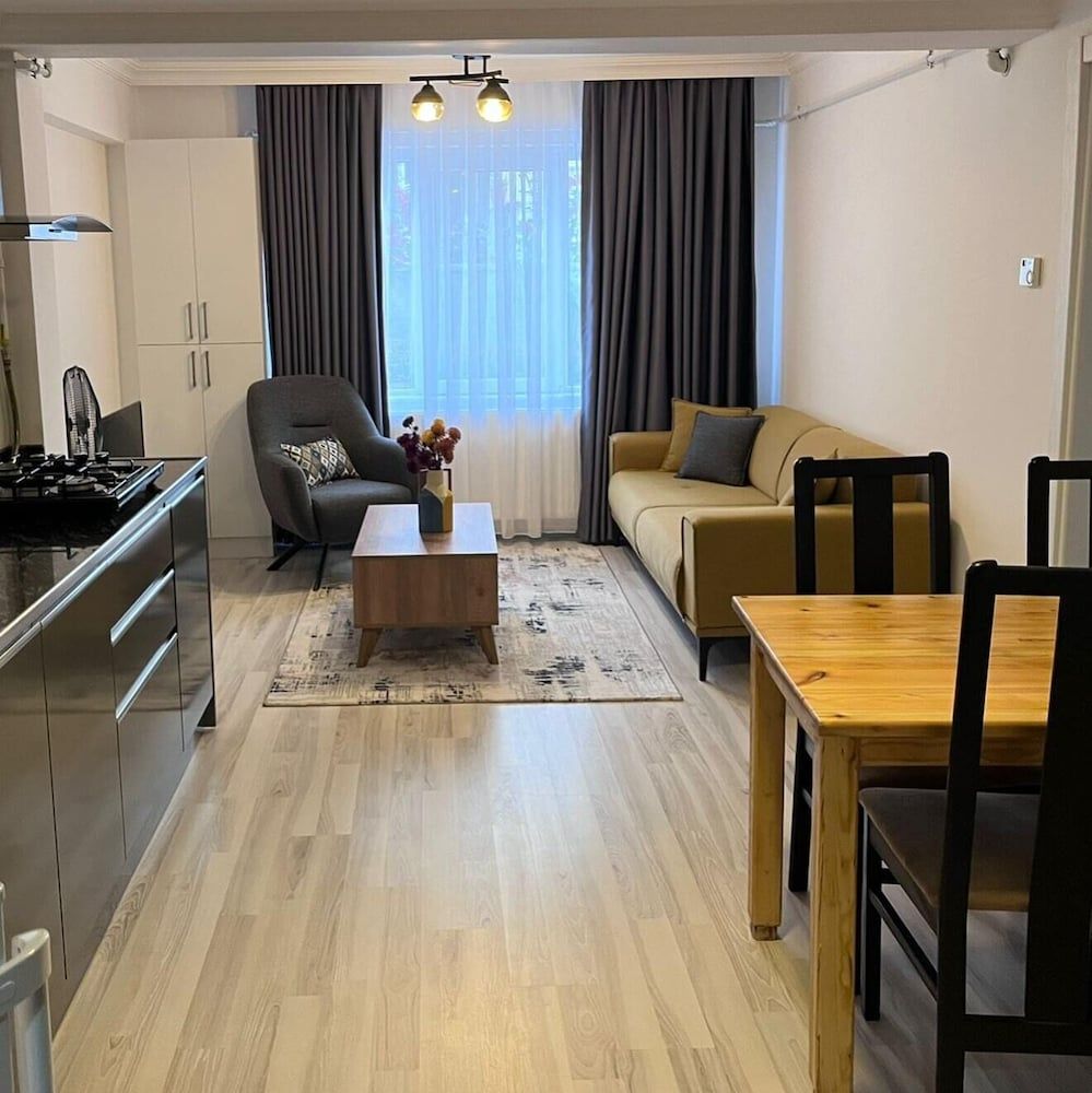 Z&B Home City Condo, 1 Queen Bed with Sofa bed, Non Smoking, Kitchenette 10