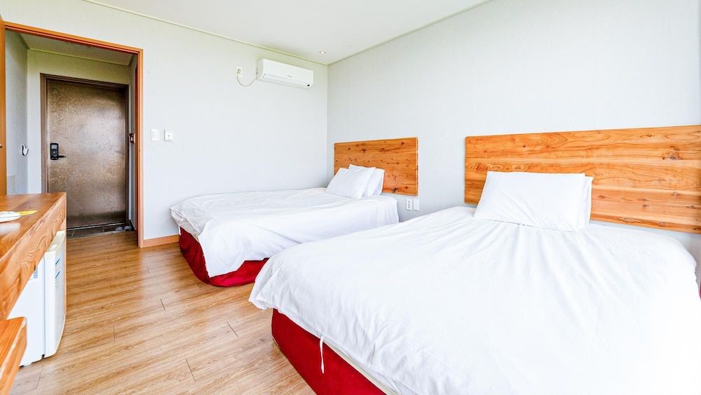Jeju Dodubong Basic Room, 1 Bedroom (twin room non view-205) 5