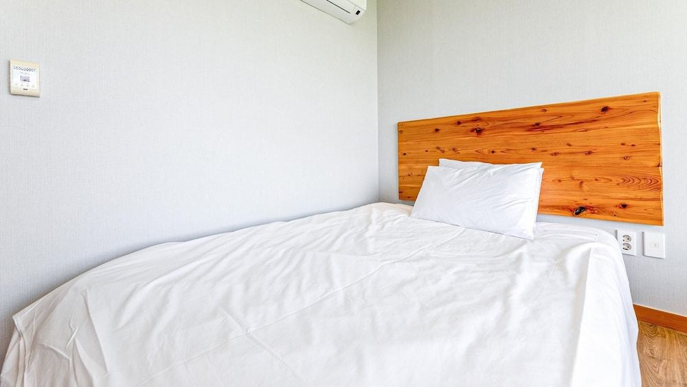 Jeju Dodubong Basic Room, 1 Bedroom (twin room non view-205) 3