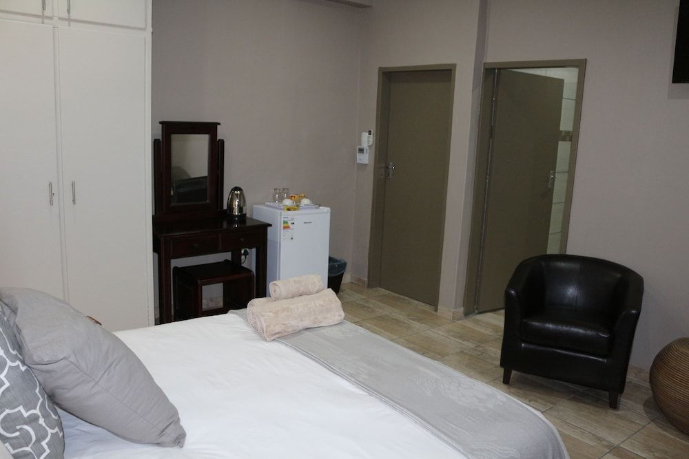 Superior Room, 1 Queen Bed, Non Smoking