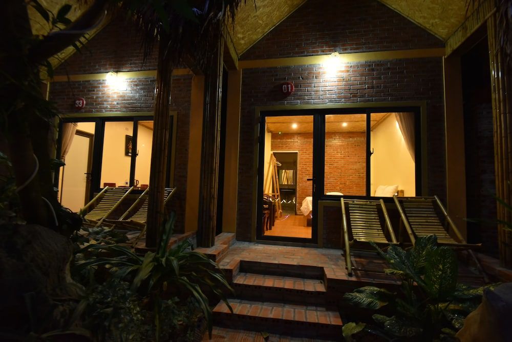 Tamcoc Valley Homestay Triple Bungalow 9