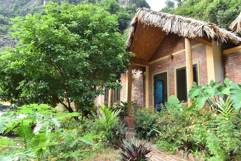 Tamcoc Valley Homestay Triple Bungalow 2