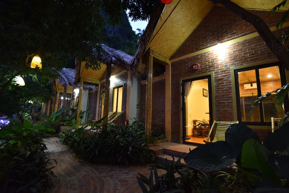 Tamcoc Valley Homestay Triple Bungalow 5