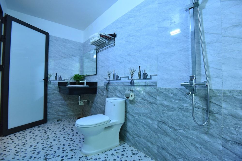 Tamcoc Valley Homestay Triple Bungalow 15