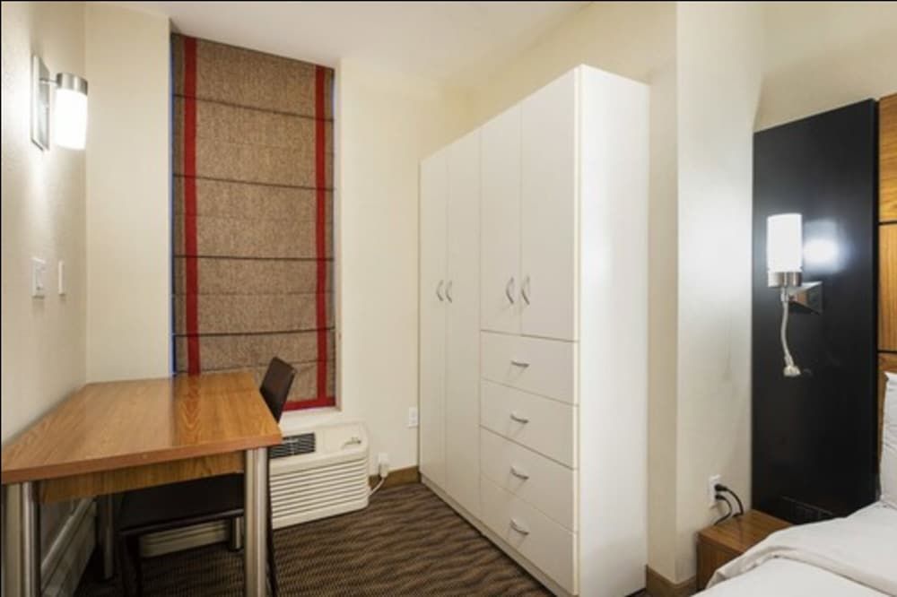 undefined Hotel Five44 5