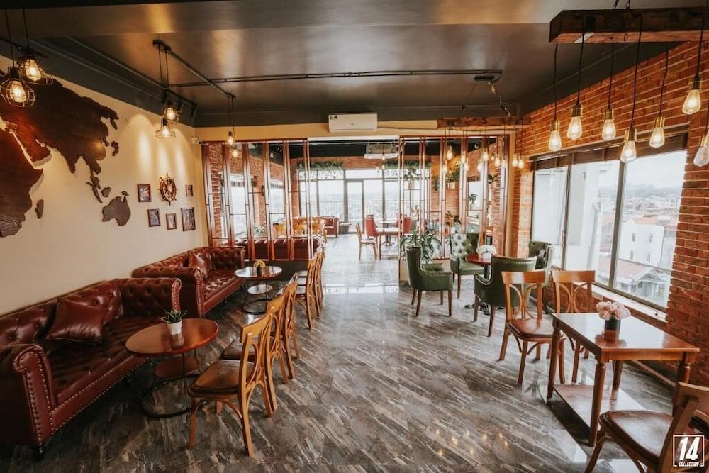 undefined Sky Hotel 5