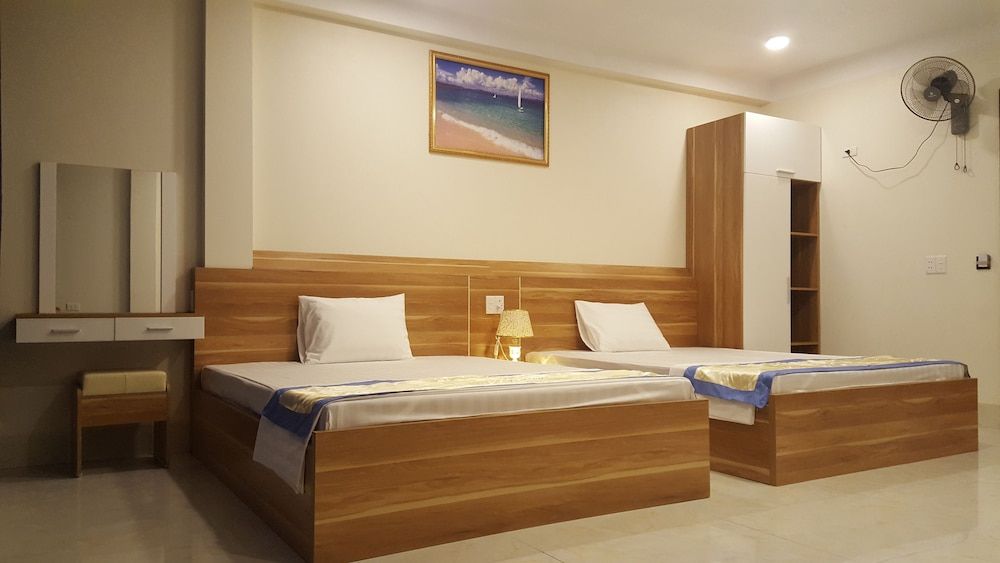 Sky Hotel Triple Room 2