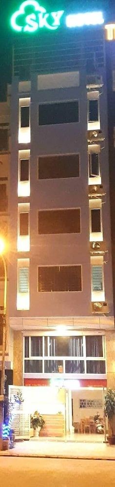 undefined Sky Hotel 3