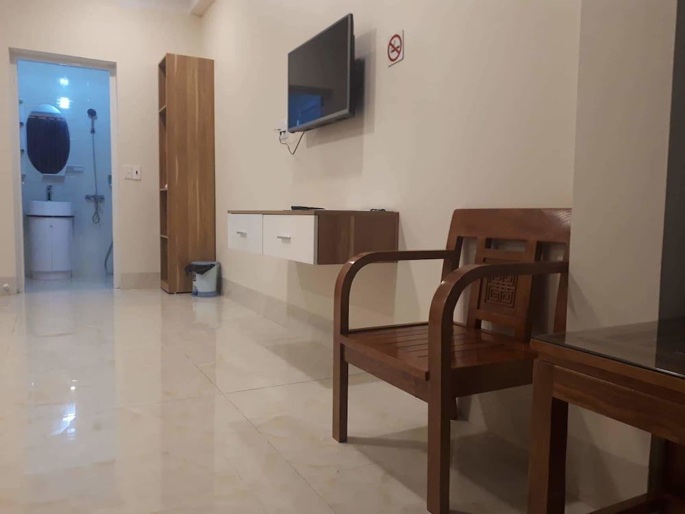 Sky Hotel Triple Room 10