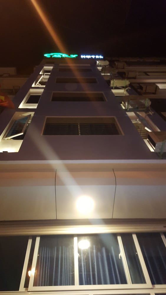 undefined Sky Hotel 2