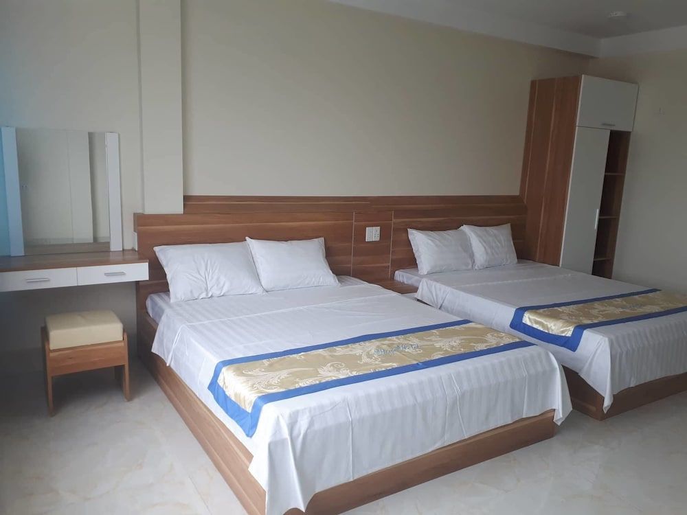 undefined Sky Hotel 9