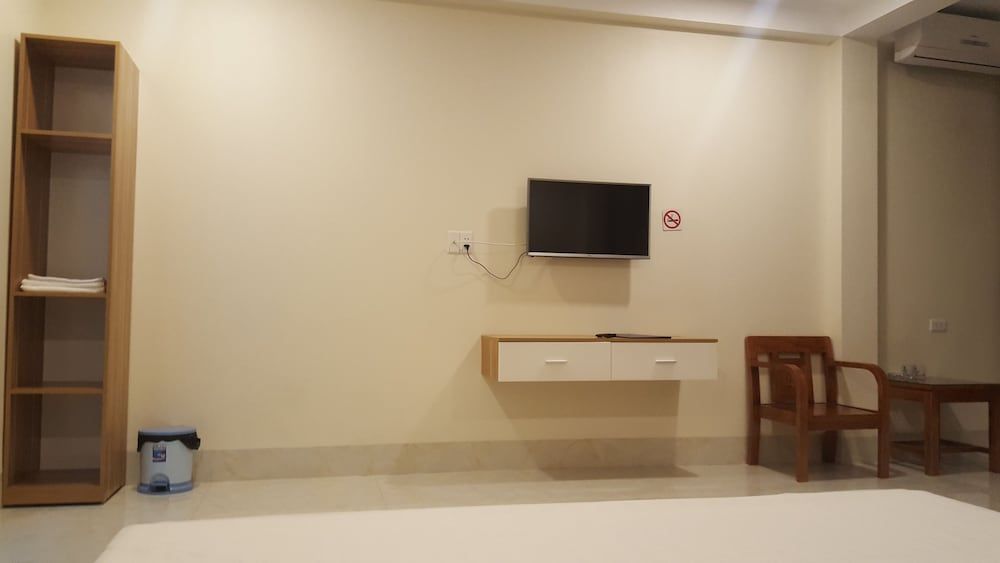 Sky Hotel Triple Room 9