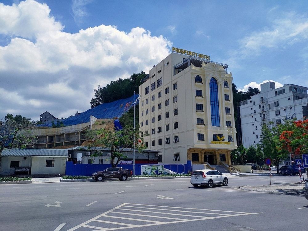 undefined Prosperity Ha Long Hotel 5
