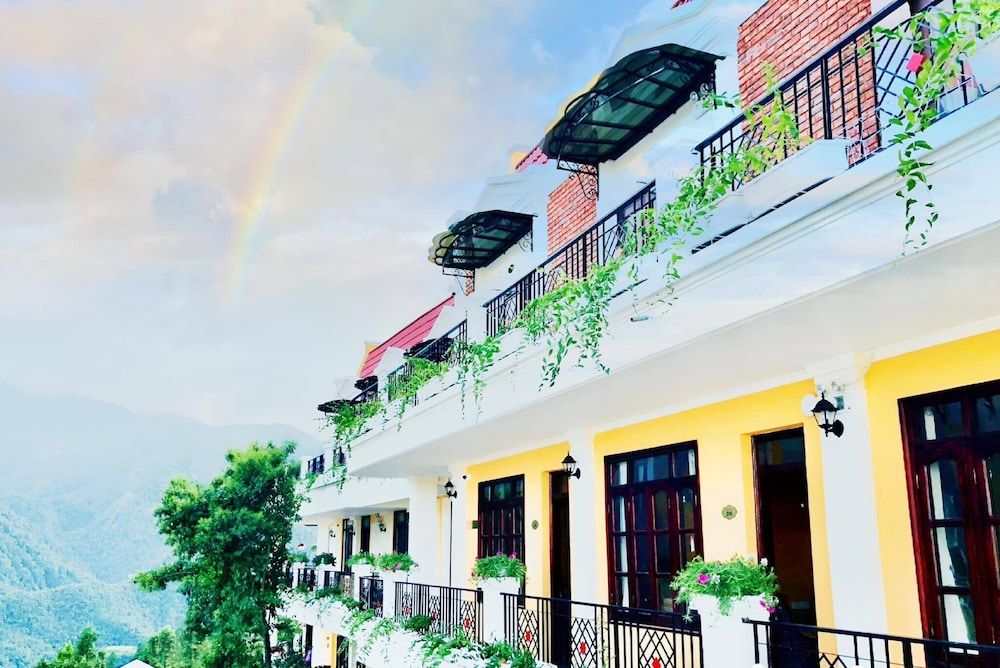 undefined Cat Cat Galerie d'Art