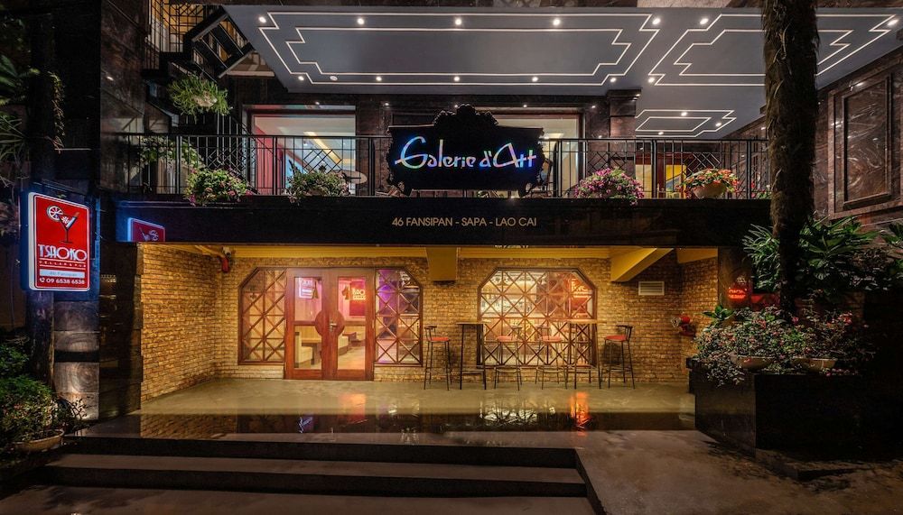 undefined Cat Cat Galerie d'Art 4