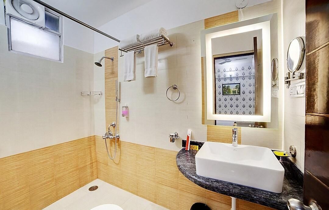 The Liverpool Blue Hotel Deluxe Room 3