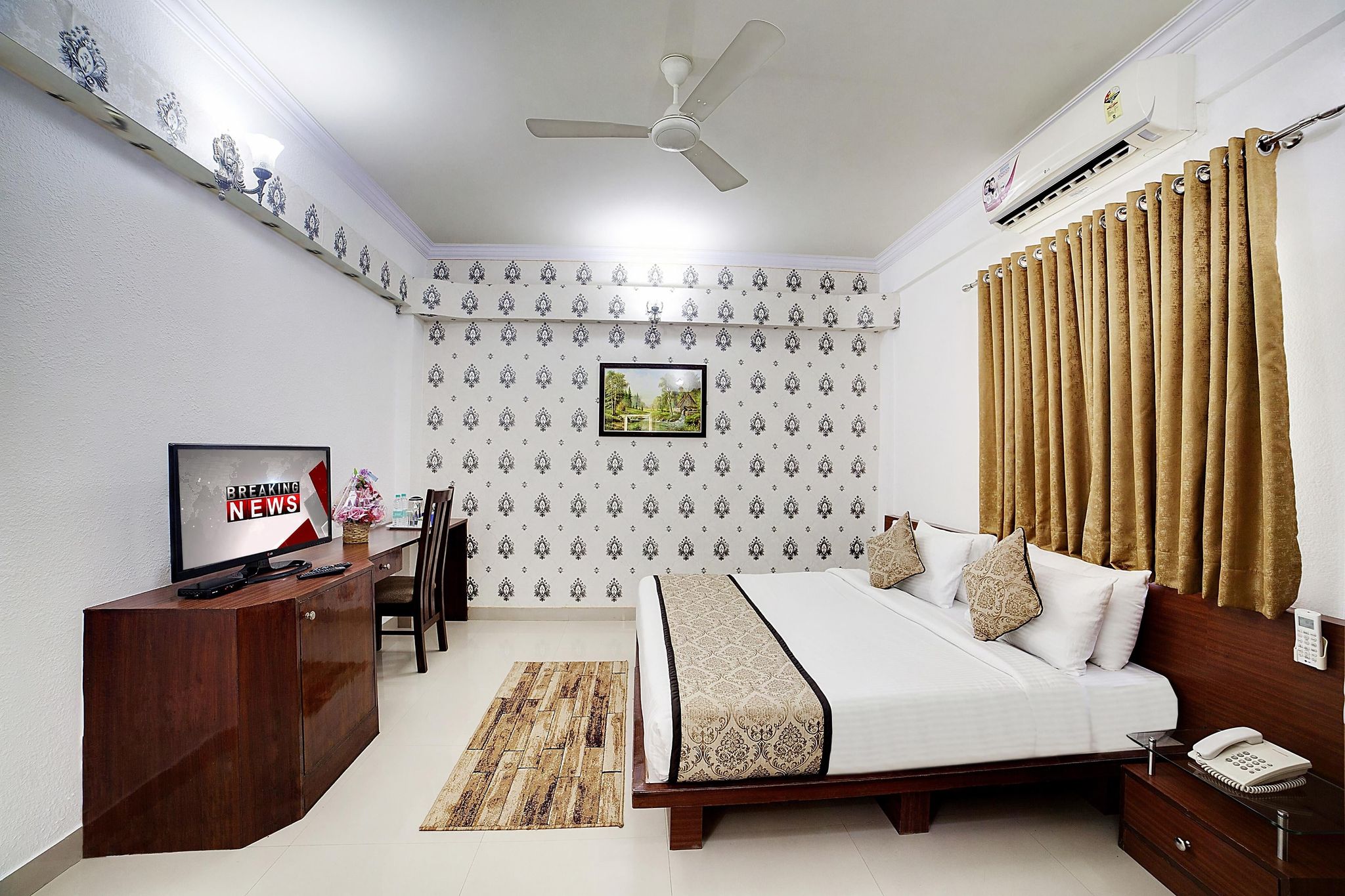 The Liverpool Blue Hotel Premium King Room 7