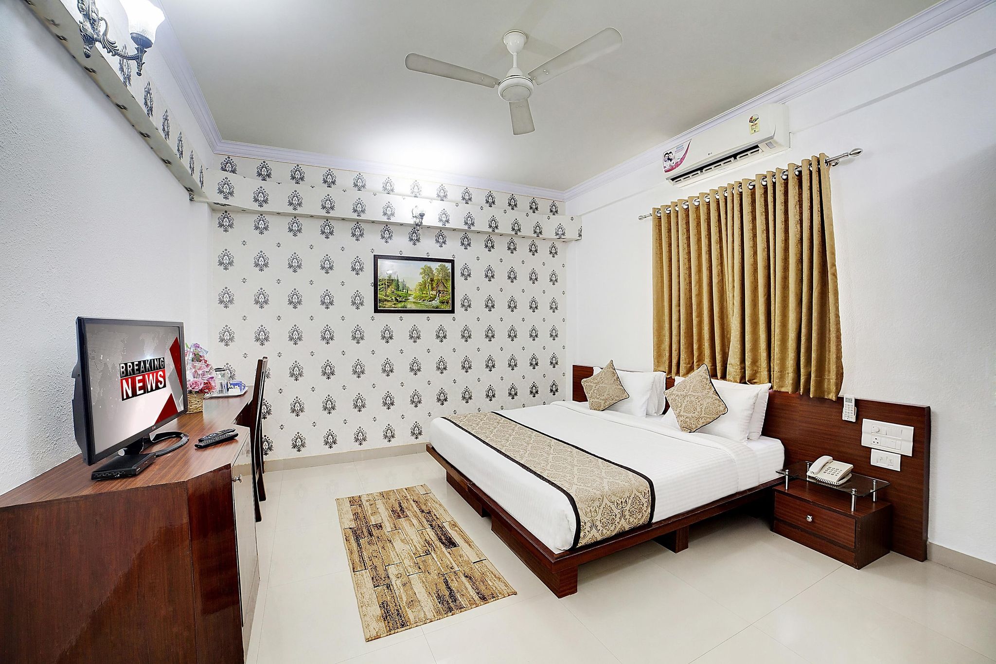 The Liverpool Blue Hotel Premium King Room 6