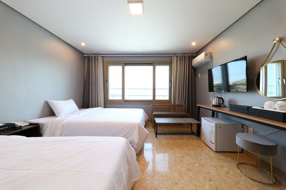 Pure Stay Ocean Standard Twin Room 5