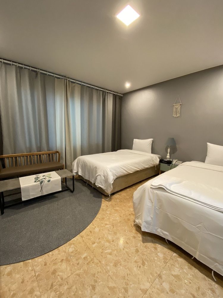 Pure Stay Ocean Standard Twin Room 8