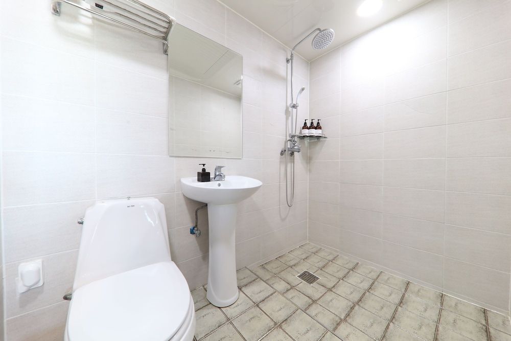 Pure Stay Ocean Standard Twin Room 9