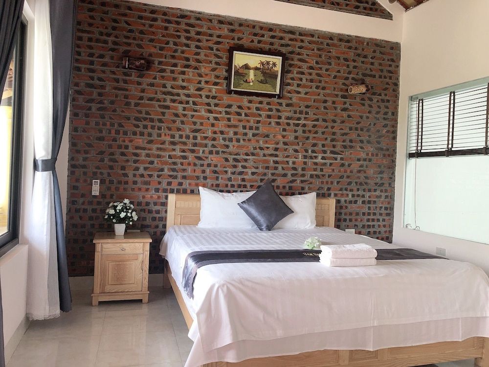 Tam Coc Sunrise Homestay Panoramic Double Room, Non Smoking, Pool View 2