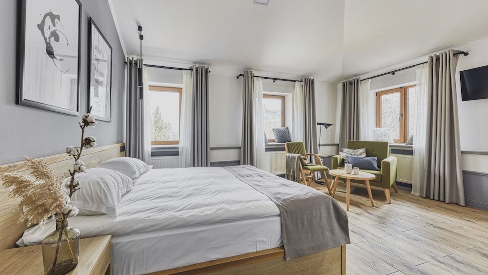 Family Room, City View