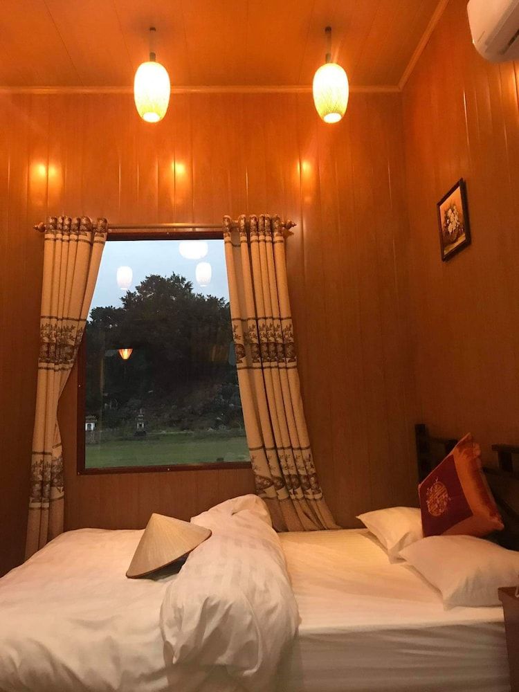 Hang Mua Bungalow Family Room 9